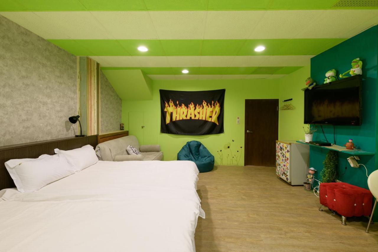 羅東夜市 小宅一生民宿 Night Market Small House Lifetime Hotel Луодонг Екстериор снимка