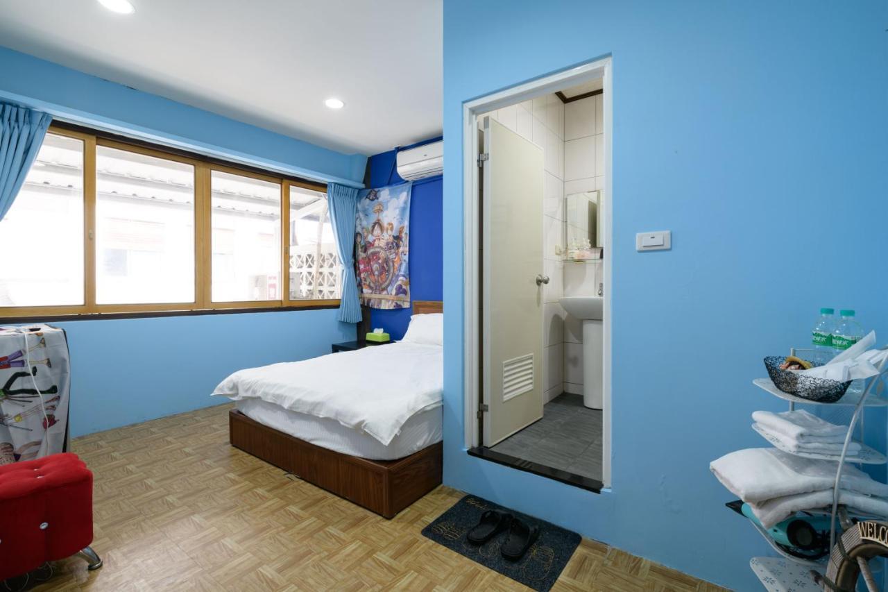 羅東夜市 小宅一生民宿 Night Market Small House Lifetime Hotel Луодонг Екстериор снимка